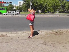 Hawt and gripping outdoor upskirt