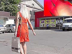 Hawt blond in real street upskirt vid