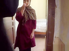 Hijab muslim babe fucked for cash money