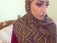 Hijab muslim babe fucked for cash money