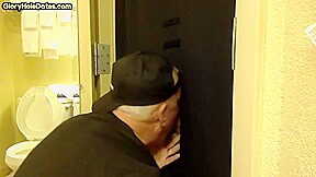 Homemade gaydaddy sucks gloryhole dick 4 cum in mouth