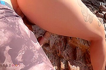 Horny Girl Want His Dick In A Public Beach And Take A Big Facial