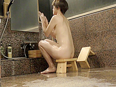 Horny Housewife Mature Adult Affair Couple Deep Blowjob And Swallow In The Bath