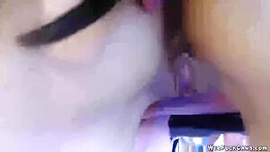Hot Lesbians Rimming On Webcam