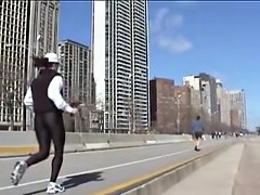Hot amateur runner is pleasing me with candid butt 08r