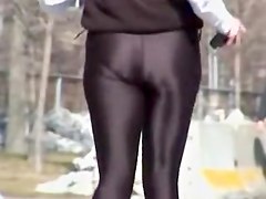 Hot amateur runner is pleasing me with candid butt 08r