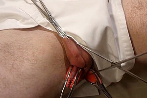 Huge dick tranny doctor bangs lunatic guy