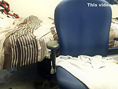 Hung twink cums on cam