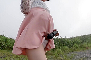 I Jerk Off Outside With A Sex Toy And Ejaculated While Walking Around
