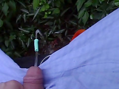 I piss in neighbors garden for 4 straight minutes after drinking 12 pack