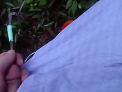 I piss in neighbors garden for 4 straight minutes after drinking 12 pack