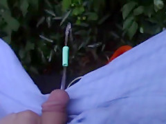 I piss in neighbors garden for 4 straight minutes after drinking 12 pack