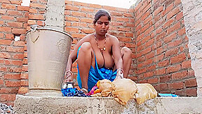 Im Washing Her Cloth And Fingering Her Tight Cremie Pussy