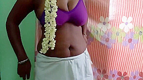 Indian Hot Girl Removing Saree