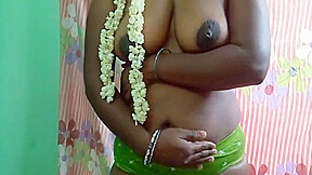 Indian Hot Girl Removing Saree