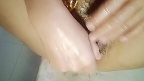 Indian Lady In Fingering Her Tiny Pussy With Sex Toy,lick Pussy