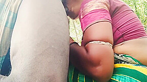 Indian Village Desi Aunty Ku Jangale Me Chooda