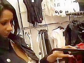 Indian tourist copulates bf in changing room