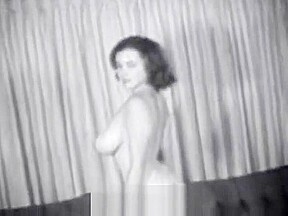 Janey Reynolds Looks Extremely Seductive (1960s Vintage)