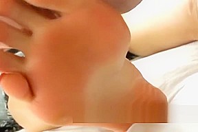 Japan foot worship - Suck bare feet