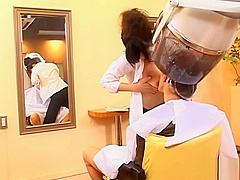 Japanese hairstylist gets her pussy licked by a horny client