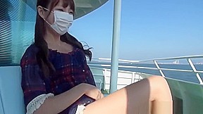 Japanese ho flashes pussy