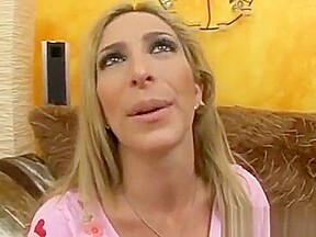Jewish lady Savannah James loves to swallow
