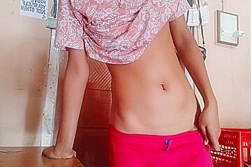 Kadak Maal Display Her Boobs