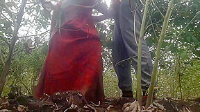 Khet Me Kam Karane Aai Bhabhi Ki Chudai