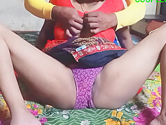 Komal Chulhe Par Roti Bana Rahi Thi Yahi Ishara Kar Diya