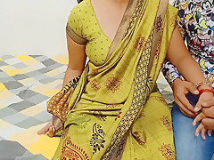 Komal Malik Raha Hai Sayad Jaldi Kapde Pahne Bhago