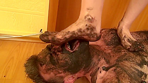 Lady Abbie Cat - Insane Muddy Feet Trampling And Facestanding - Crazy Actio