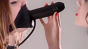 Lesbian Strapon Fuck