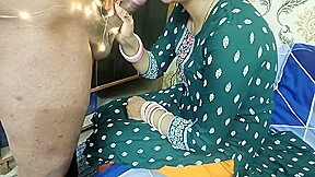 Li Ya - Desisaarabhabhi - Diwali Ko Aaye Periods Gaand Toh Mili Lund Pe Lights Jala Ke Muh Main 15 Min