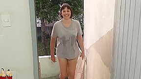Limpando A Casa Pe Da  Ela Mostra A Buceta La Fora! With Minha Esposa