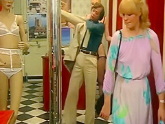 Lingerie Intimes - Carol Wayne And Dominique Saint Claire