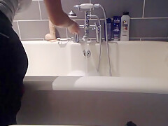 Live Show In The Bathtub! - Loulou Petite