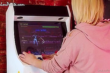 Loulou Plays Mortal Kombat - Loulou Petite
