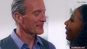 Lucky Guy Sucked Off And Gets To Fuck Hot Black Babe Lovers - Nicole Kitt