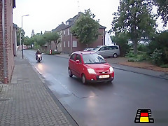Magda hat den Bus verpasst