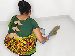 Maid Zadu Laga Rahi Thi Aapni Hi Biwi Ke Samne Thoka