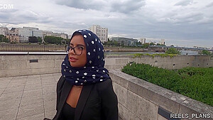 Mar Bella In A Pretty Veiled Arab Girl Gets Fucked Publicly In Anal By 2 Black Guys To Go To