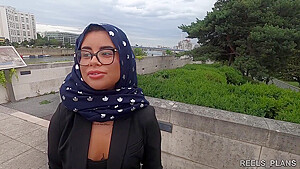 Mar Bella In A Pretty Veiled Arab Girl Gets Fucked Publicly In Anal By 2 Black Guys To Go To