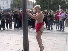 Master anal fucks big ass slave outdoor