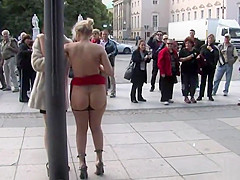 Master anal fucks big ass slave outdoor