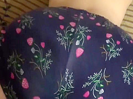 Masturbating and cum on hot big ass