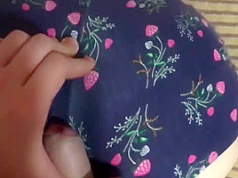 Masturbating and cum on hot big ass