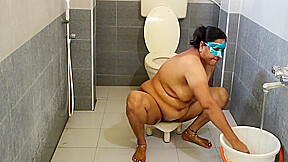 Mature Desi Big Boobs Aunty In Bathroom Taking Shower