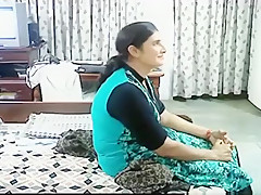 Mature arab couple makes a sextape in missionary position with creampie