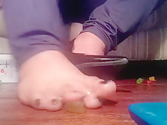 More gummy crushing! And taunting